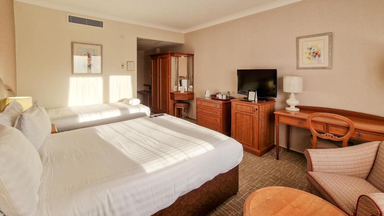 Coppid Beech Hotel Bracknell Eksteriør billede